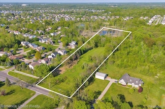 25100 Martindale Rd, South Lyon, MI 48178