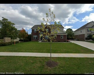 4503 Twin Beach Ct, West Bloomfield, MI 48323