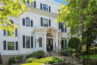 157 Waterman St, Providence, RI 02906