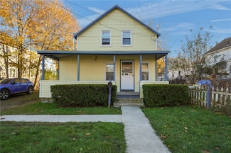 38 Pender Ave, Warwick, RI 02889