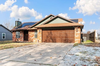 3807 W Locust St, Rogers, AR 72756