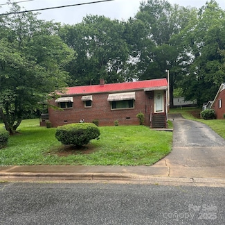 127 S Caldwell Ave, Newton, NC 28658