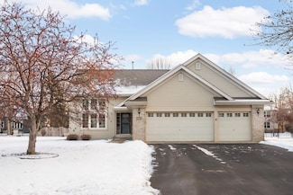1375 Narcissus Curve, Victoria, MN 55386