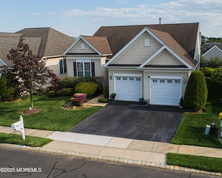 51 Turnberry Dr, Monroe Township, NJ 08831