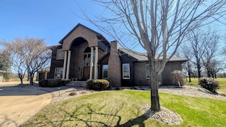1614 Country Club Ln, Spencer, IA 51301