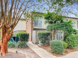 4836 Huron Dr, Pensacola, FL 32507