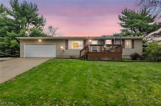 7575 Allen Dr NE, Hartville, OH 44632