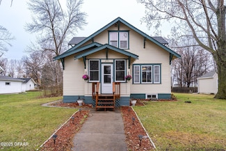 407 Durham Ave, Hatton, ND 58240