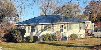 2438 N Jefferson St, Ottumwa, IA 52501