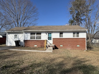 904 Bel Aire Dr, Tullahoma, TN 37388