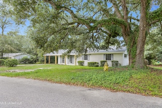 1033 Rich Ave, Gulfport, MS 39501