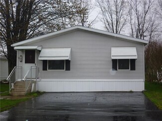 29 Locust Dr, Hamlin, NY 14464