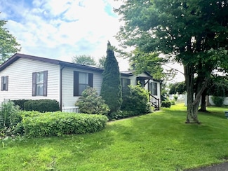 8235 Willow Glen Dr, Erie, PA 16509