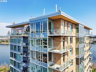 1920 S River Dr Unit 1204, Portland, OR 97201