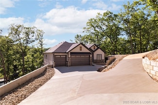 61 Eagle Crest Rd, Lake Ozark, MO 65049