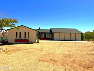 28714 Cruthers Creek Rd, Pearblossom, CA 93553