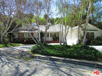 4031 Hollyline Ave, Sherman Oaks, CA 91423