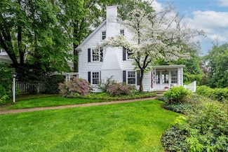 5 Summit Rd, Port Washington, NY 11050