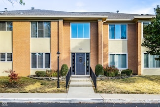 398 Hunters Ln Unit D, Carmel, IN 46032