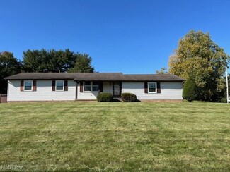 794 September Dr, Uniontown, OH 44685
