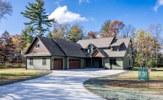 N7825 N Cherokee Cir, New Lisbon, WI 53950