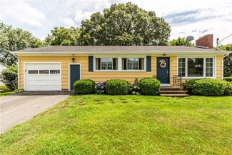 100 Woodland St, Cumberland, RI 02864