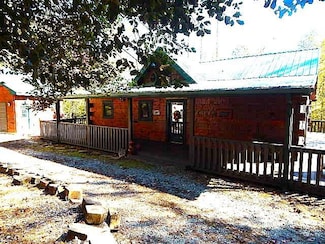 533 Mangums Trail, Blue Ridge, GA 30513