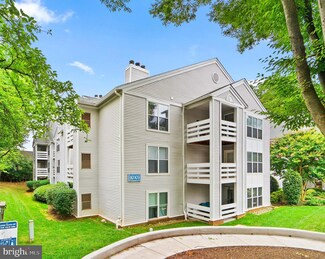 10303 Appalachian Cir Unit 201, Oakton, VA 22124
