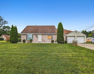 925 Scott Rd, Columbus, OH 43223