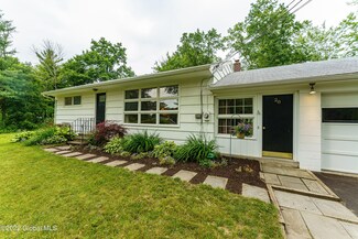 28 Bain Dr, Delmar, NY 12054