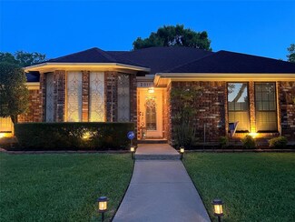 2010 Brookside Dr, Grapevine, TX 76051