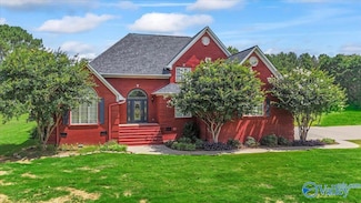 135 Villa Grande Dr, Albertville, AL 35950
