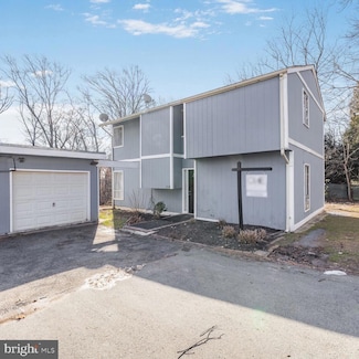 18020 Cactus Ct, Gaithersburg, MD 20877