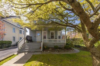 27 Meadow Ave, Bronxville, NY 10708