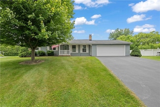 39 Southwind Ct, Rochester, NY 14626