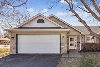 983 County Road D E, Saint Paul, MN 55109