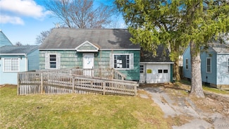 718 Libby St, Liverpool, NY 13088
