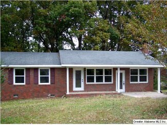 1201 Hillcrest Dr, Weaver, AL 36277