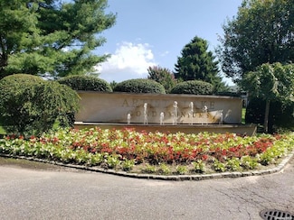 193 Artist Lake Dr, Middle Island, NY 11953