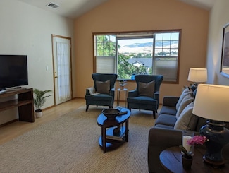 980 Golden Aspen Place Unit 36, Ashland, OR 97520