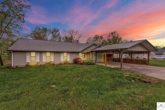 105 Woodlawn Place, Windsor, MO 65360