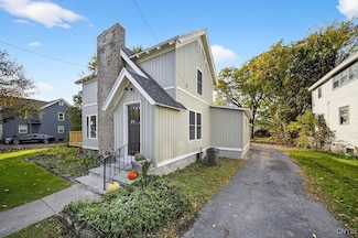 127 W Warrington Rd, Syracuse, NY 13205