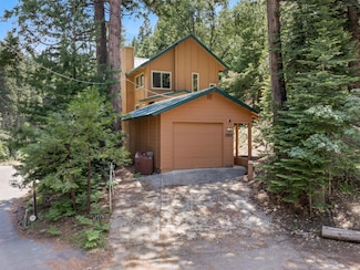 1153 Silver Tip Ln, Fish Camp, CA 93623