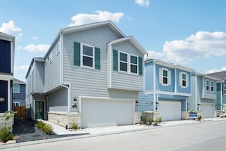 595 Avisa Dr, Kemah, TX 77565