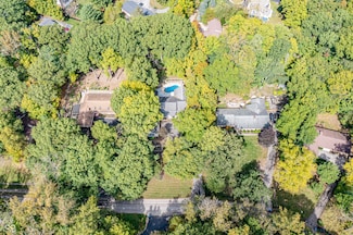 8954 Briarclift Rd, Indianapolis, IN 46256