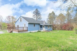 3 Country Ln, Ulster Park, NY 12487