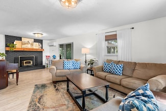 21 Fox Run Dr, Hendersonville, NC 28792