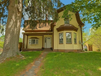 32 Ash St, Winchendon, MA 01475