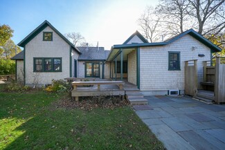 31 Winthrop Ave, Oak Bluffs, MA 02557
