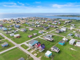 511 Caisson St, Surfside Beach, TX 77541